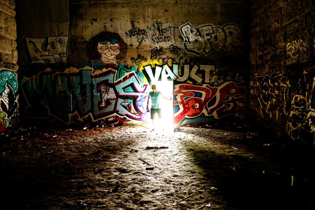 urban exploring graffiti
